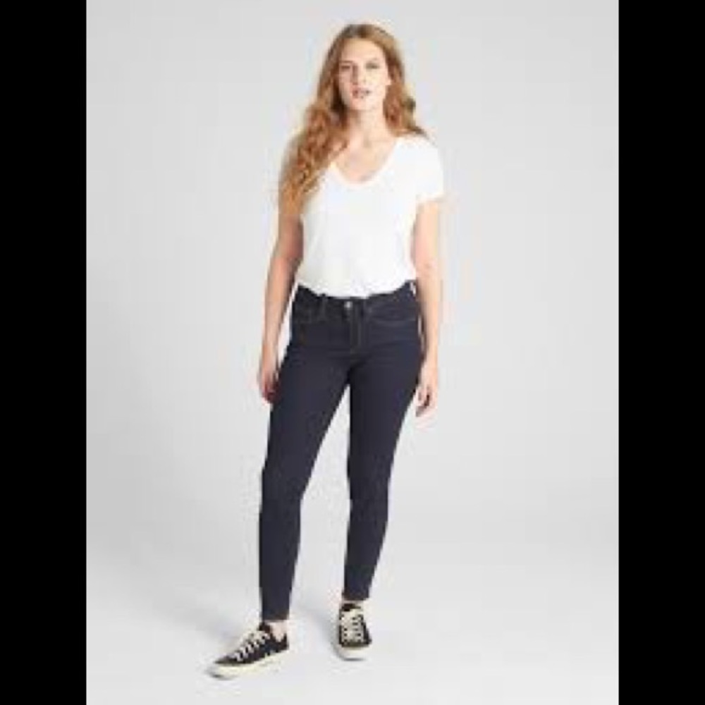 Women’s Gap True Skinny 1969 Dark Wash Midrise Jeans 31” Inseam EUC Size 33